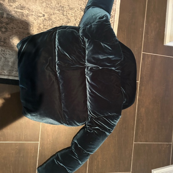 SAM. Sophia velvet puffer size small. - Picture 3 of 5